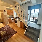 Apartment V Busi Bus
